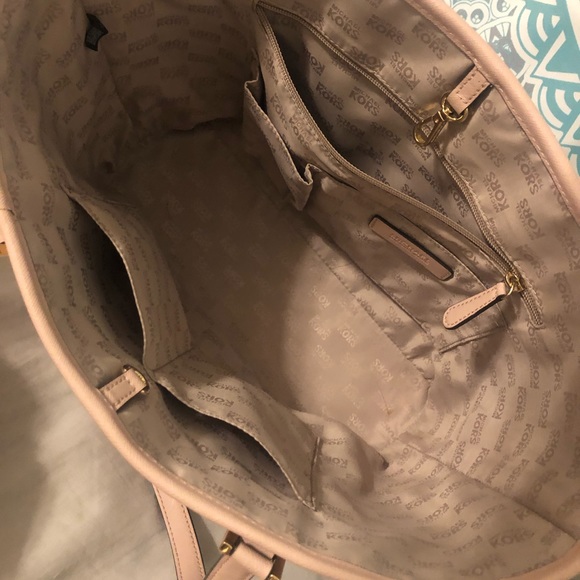 Michael Kors Purse / Tote - Picture 4 of 6